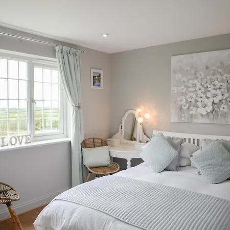 Tregaddra Farm B&B Helston Extérieur photo